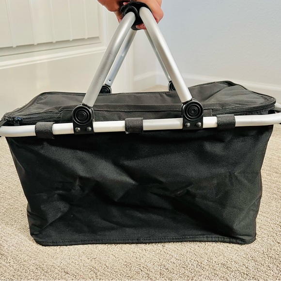 NWOT Black Koozie Insulated Collapsible Picnic Cooler Tote w/Aluminum Frame - Picture 4 of 9